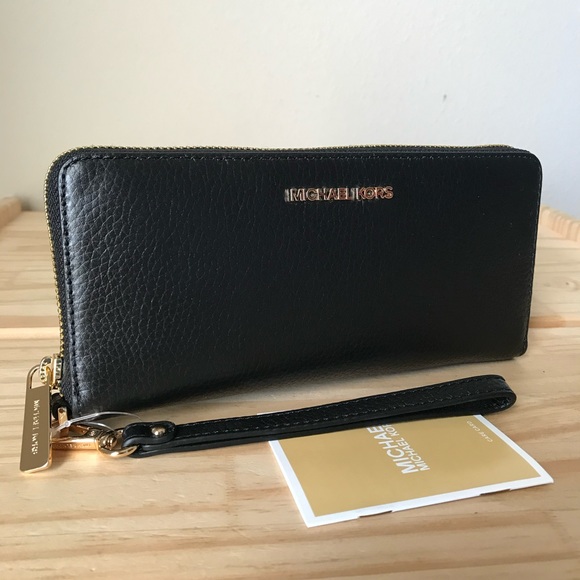 Michael Kors Wallet🎈🎈 - Picture 1 of 7
